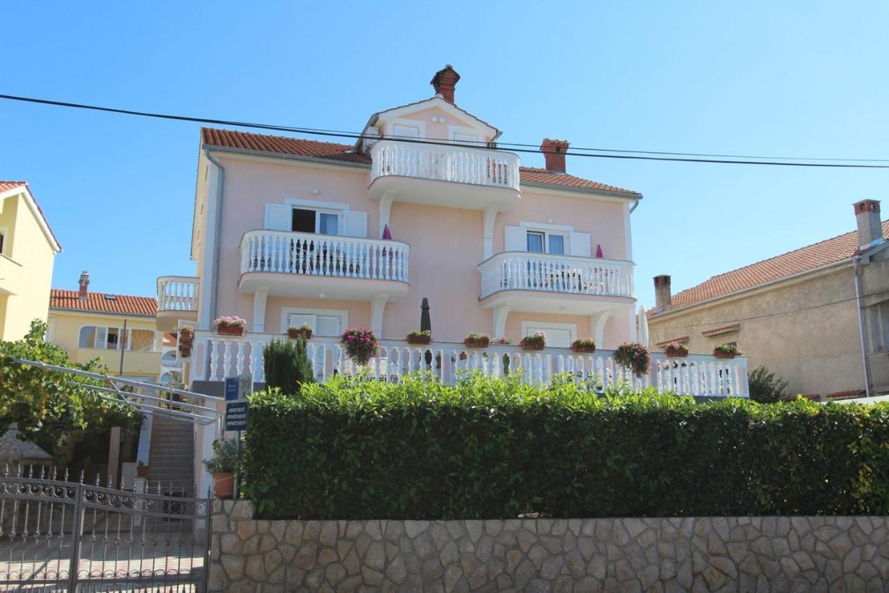 Apartments Ravlic Malinska Exterior foto